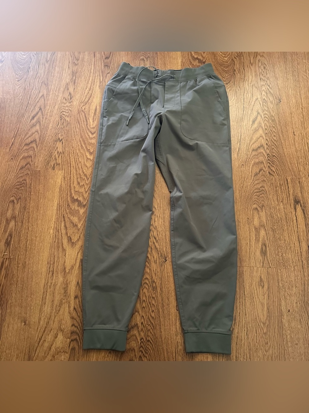 lululemon athletica Men's Olive Gray ABC Jogger Pants size medium Elastic waist